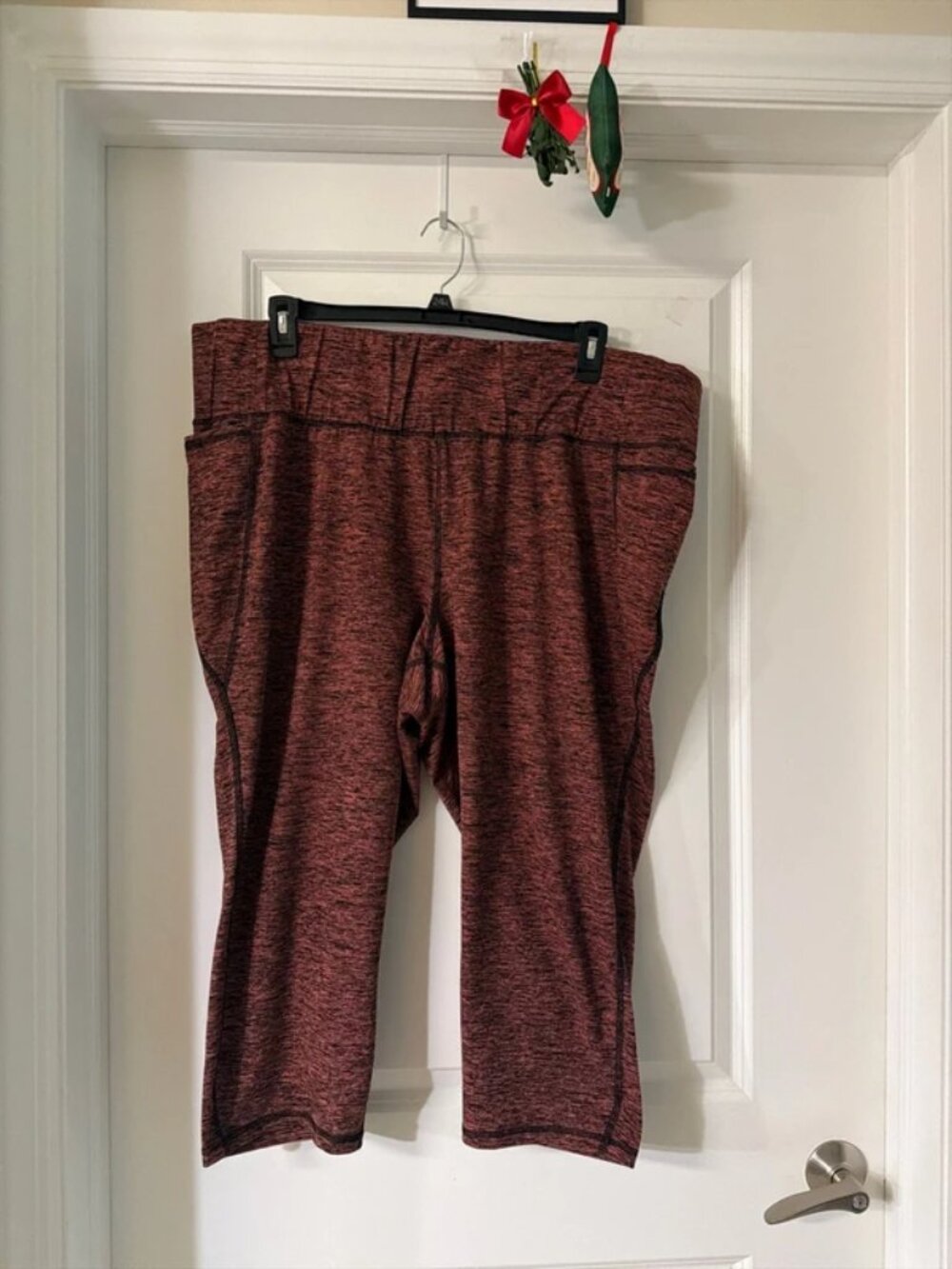 Women’s plus size athletic leggings, size 26/28